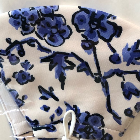 🆕 Tory Burch Face Mask ( 💯% authentic ) - Picture 4 of 8